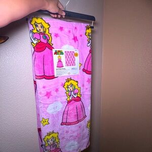 Nintendo Super Mario Princess Peach Pink Throw